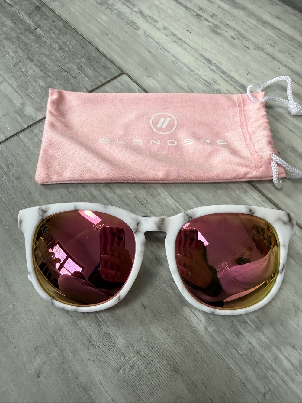 Blenders Eyewear Alumni Queen Polarized Sunglasses Marble Frame Pink Mirror Lens